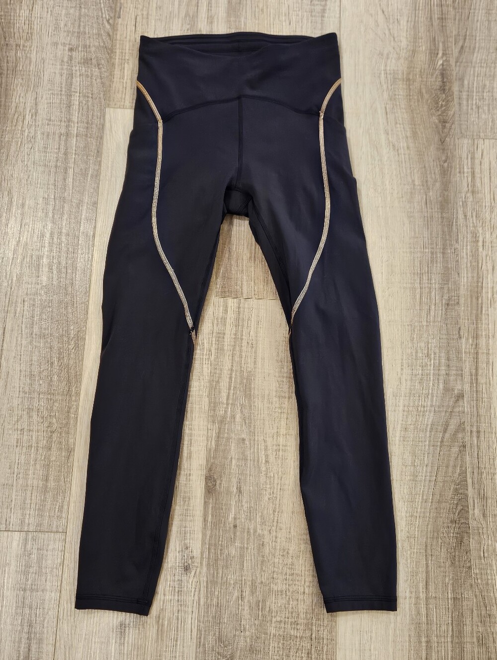 Lululemon Power Thru Leggings Womens Size 6 Black Color Seam Crop Yoga Pants